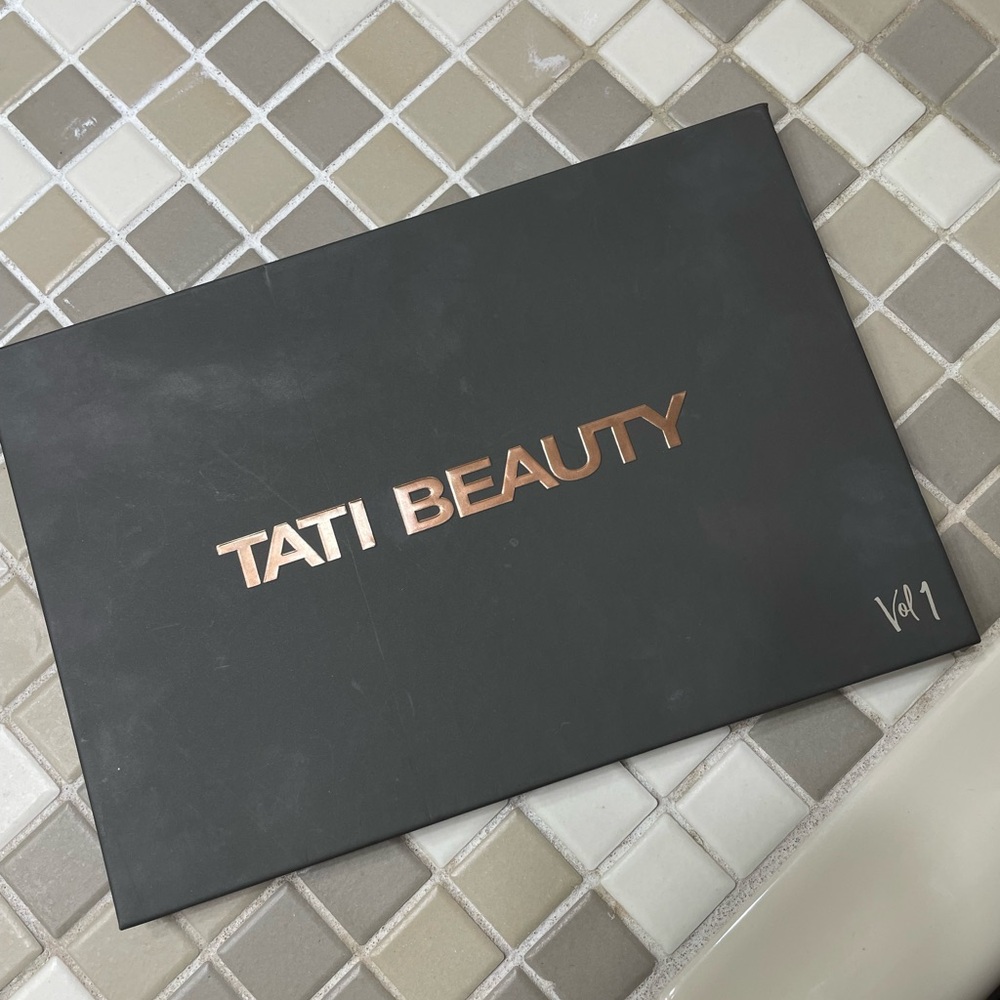Tati Beauty Vol 1 Eyeshadow Palette